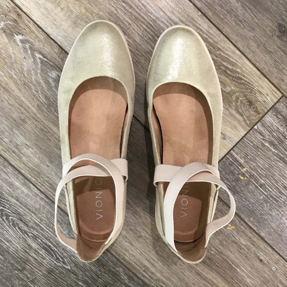 Vionic Ellery Wedges - Picture 3 of 11